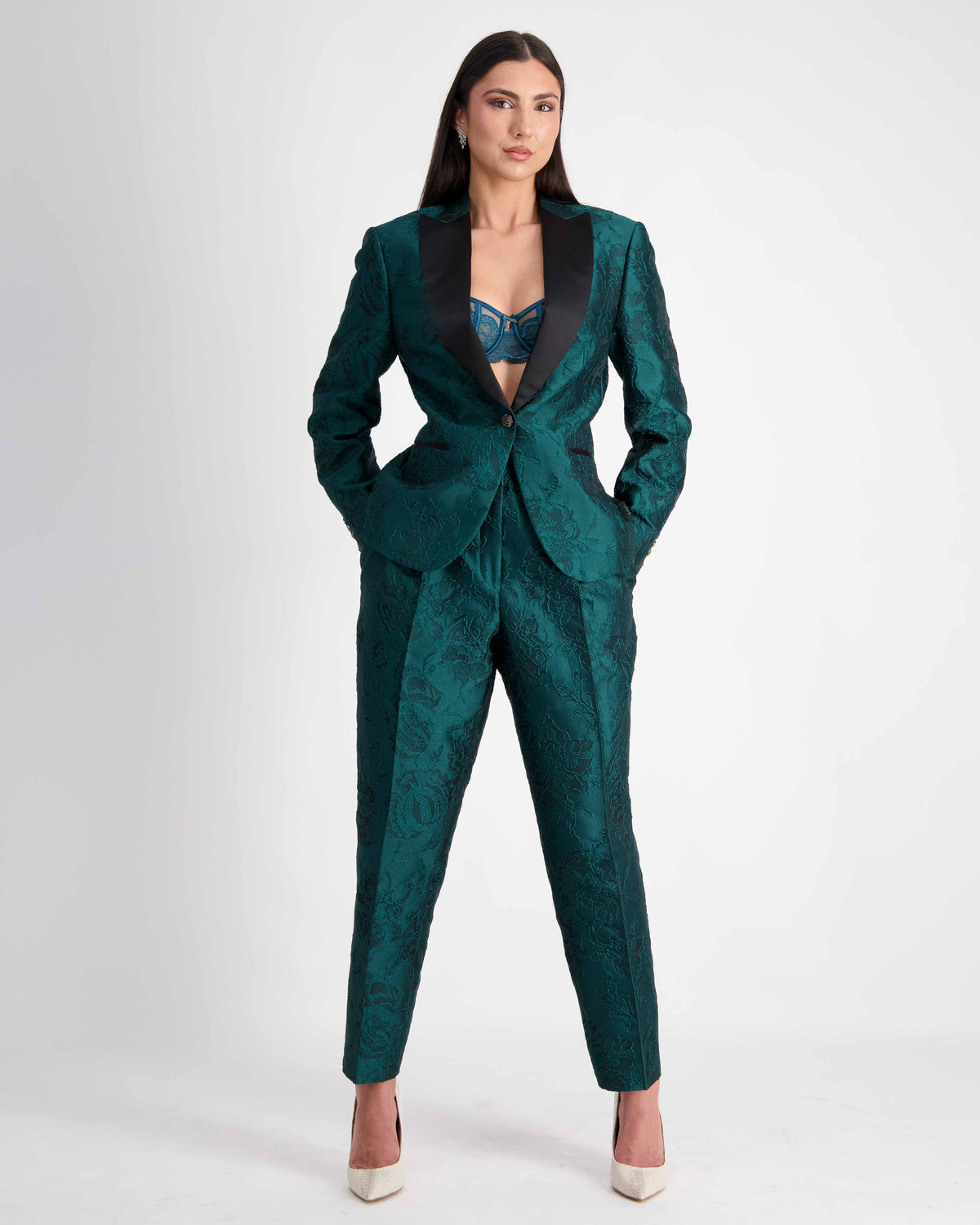 URBBANA Kenny suit.