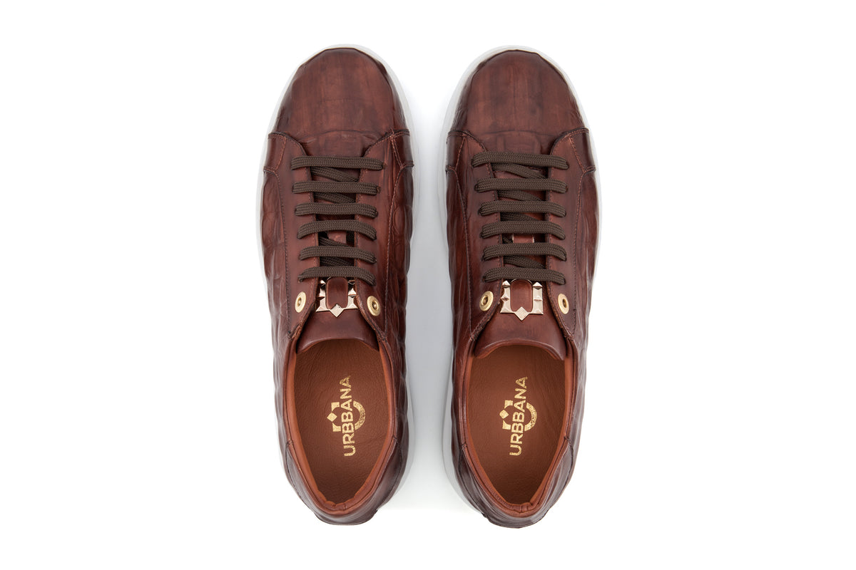 URBBANA leather sneakers.